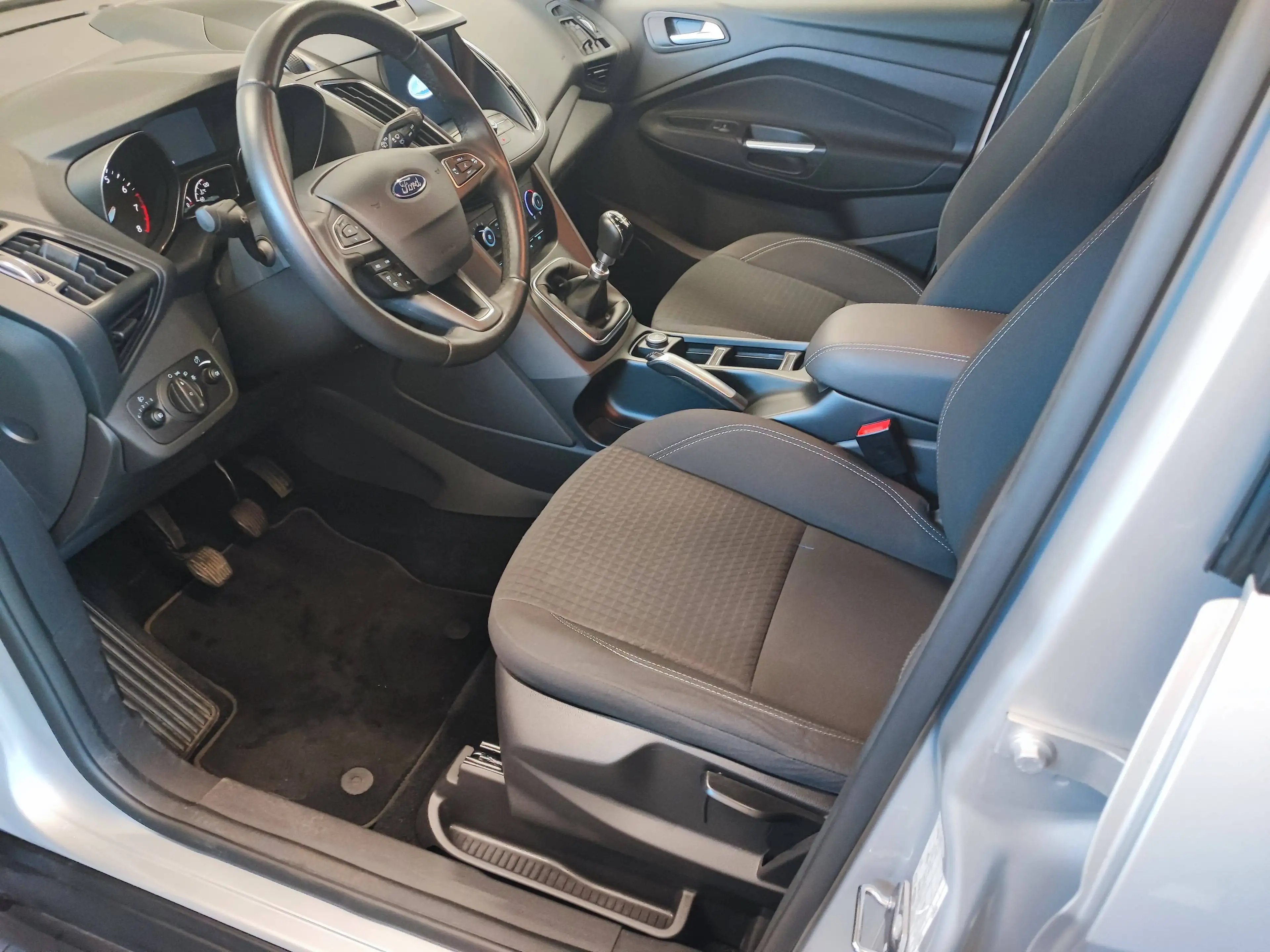 Ford C-Max C-Max 1.0 EcoBoost Titanium Start-Stop — photo 6