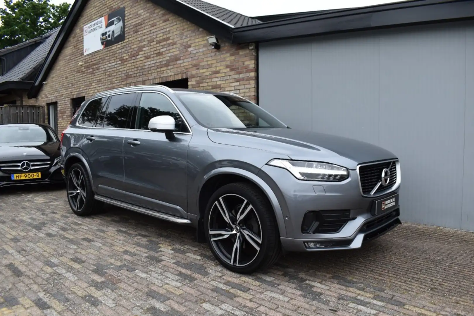 Volvo XC90 2.0 D5 AWD R-DESIGN 7P, Leder, HUD, B&W Grijs - 2