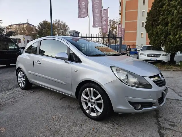 Opel Corsa view 3