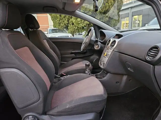 Opel Corsa view 10