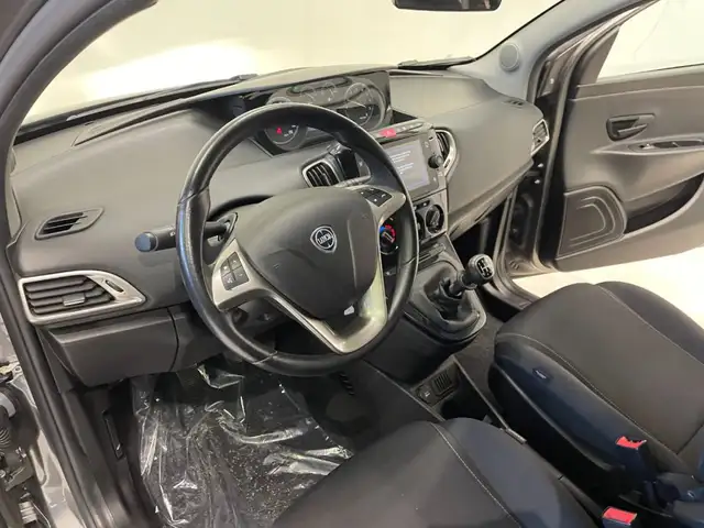 Lancia Ypsilon view 15