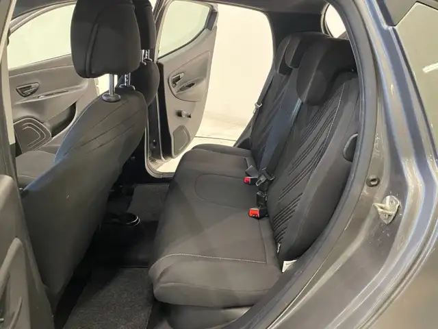 Lancia Ypsilon view 7