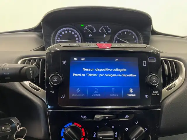 Lancia Ypsilon view 12