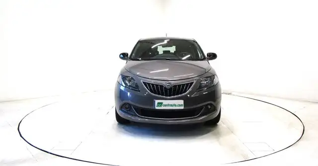 Lancia Ypsilon view 2