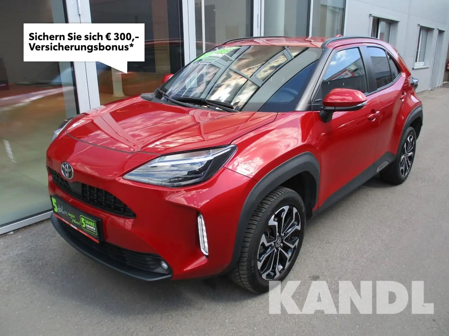 Toyota Yaris Cross 1.5 VVT-i Hybrid Active Drive Aut. Rot - 1