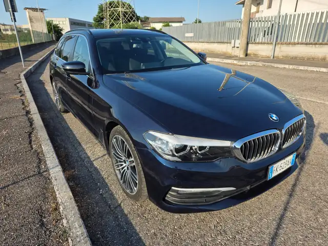 BMW 530 Serie 5 G31 2017 Touring 530d Touring xdrive Business 265cv auto -  Look Luxury (Cerchi 19" / Navi Pro)
