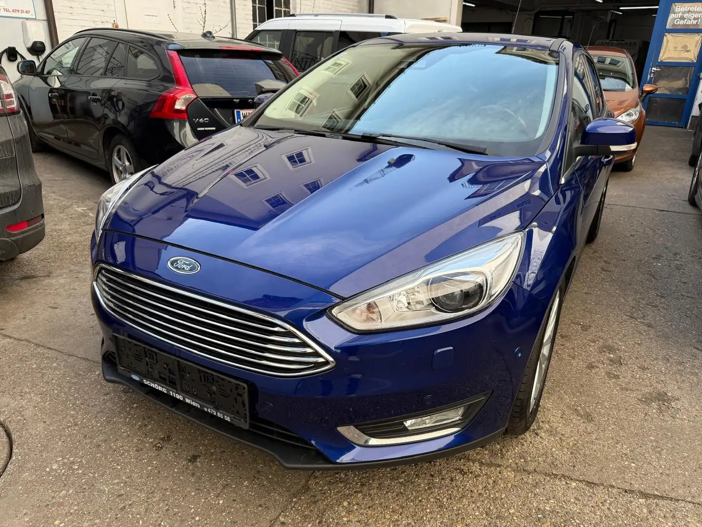 Ford Focus Titanium Blau - 1