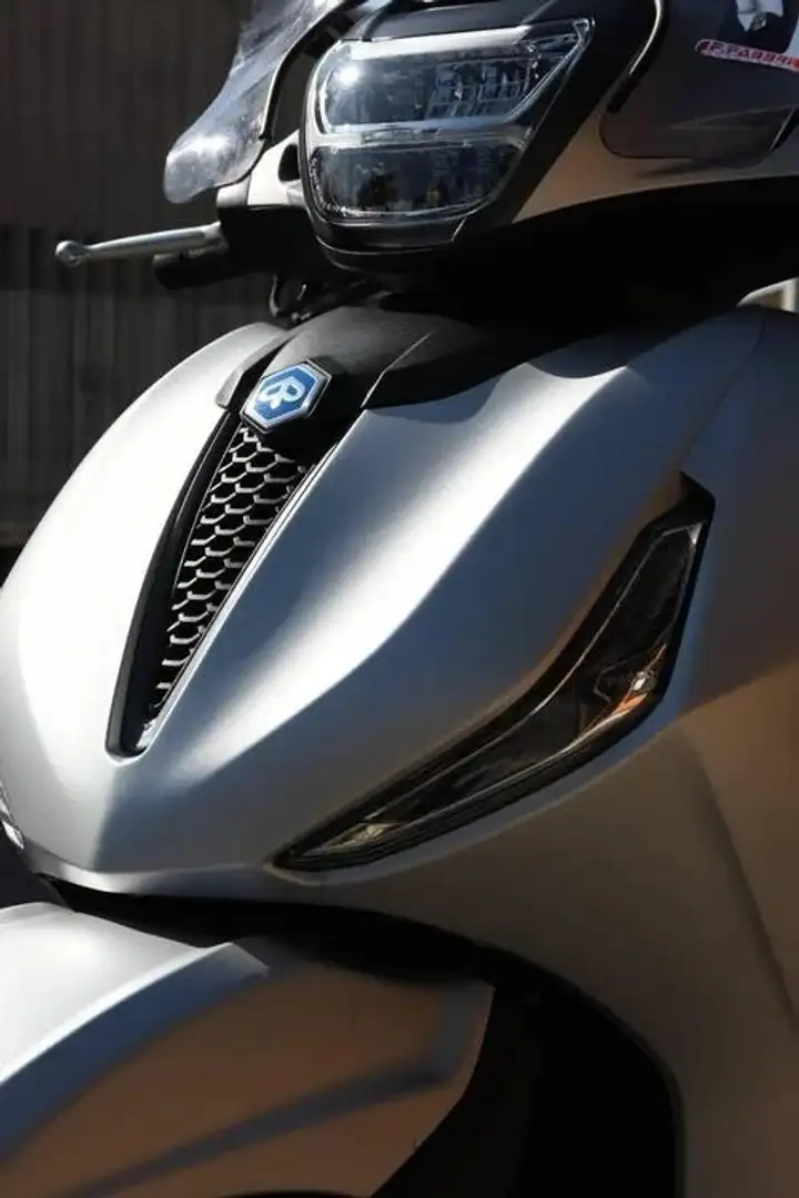 Piaggio Beverly 300 S Grigio - 2