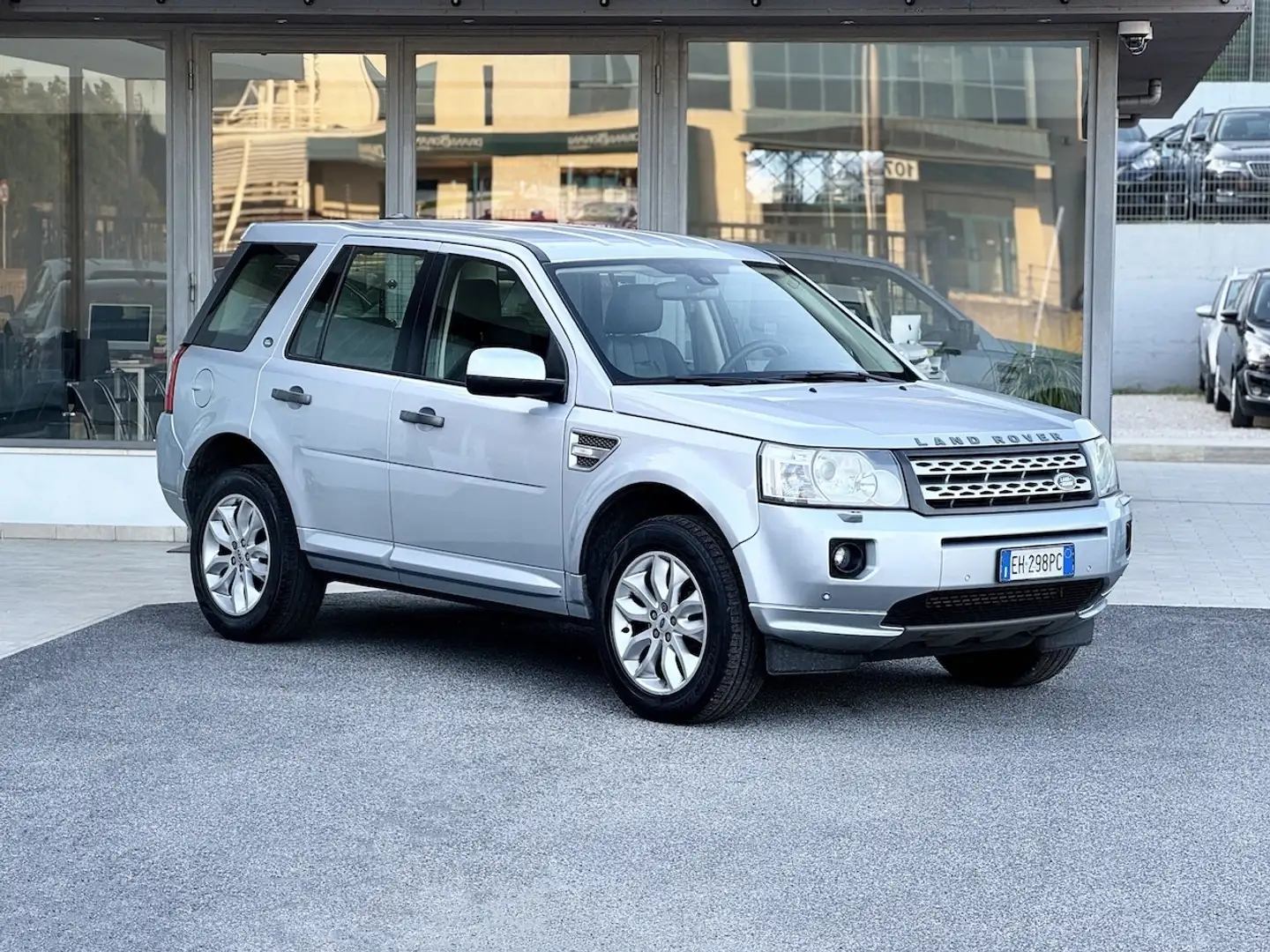 Land Rover Freelander 2.2 Diesel 190CV E5 Automatica - 2011 Ezüst - 1