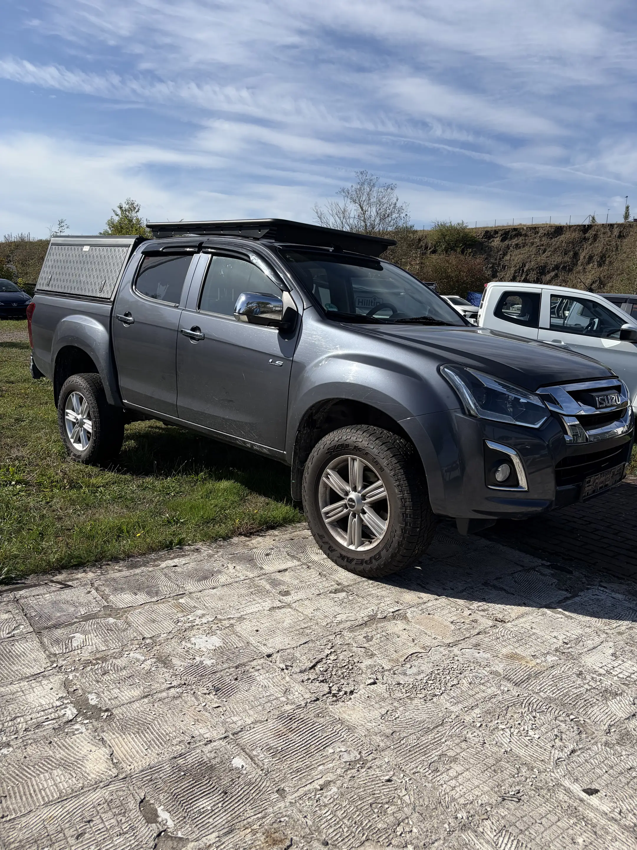 Isuzu D-Max D-Max 4x4 Double Cab Autm. Custom — photo 2
