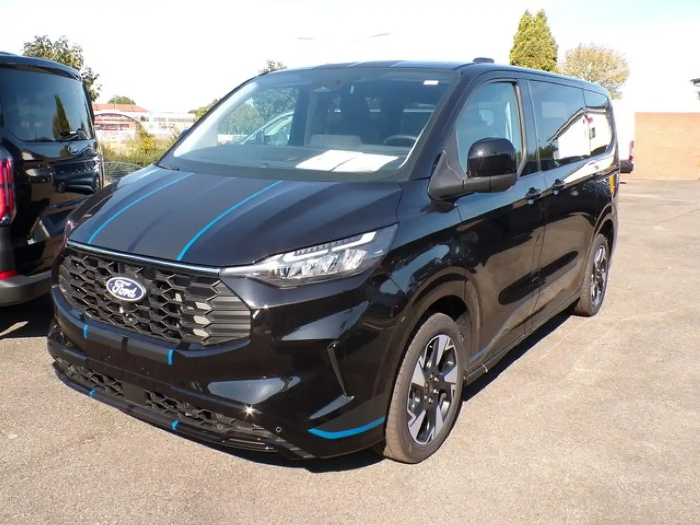 Ford Tourneo Custom 320 L1 Tourneo Sport FWD Noir - 2