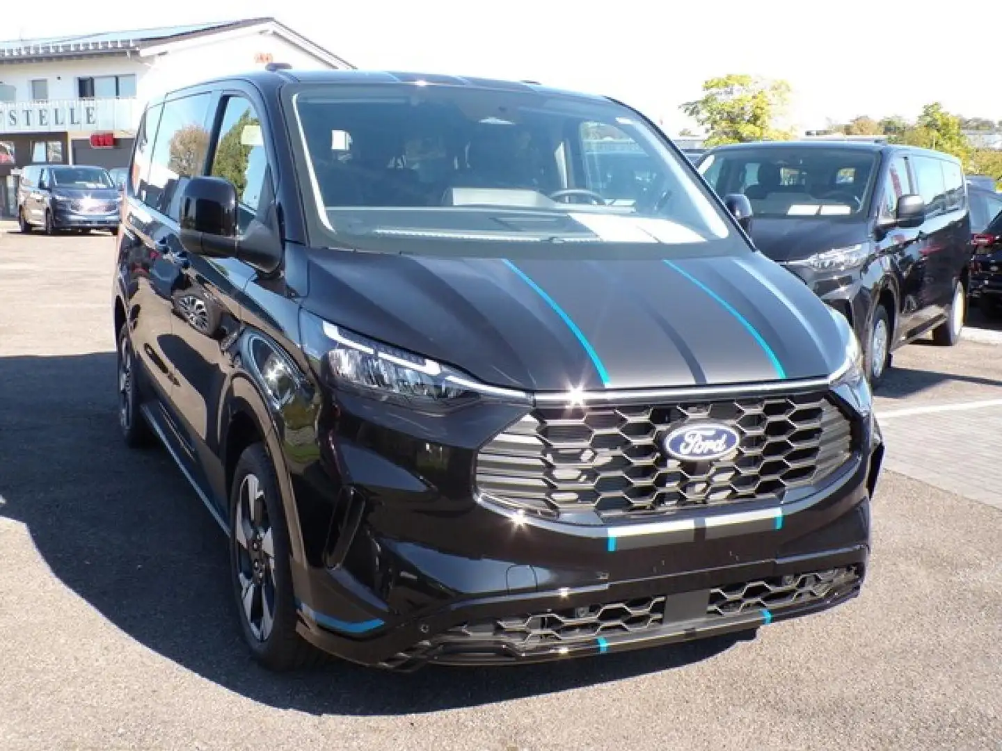 Ford Tourneo Custom 320 L1 Tourneo Sport FWD Noir - 1