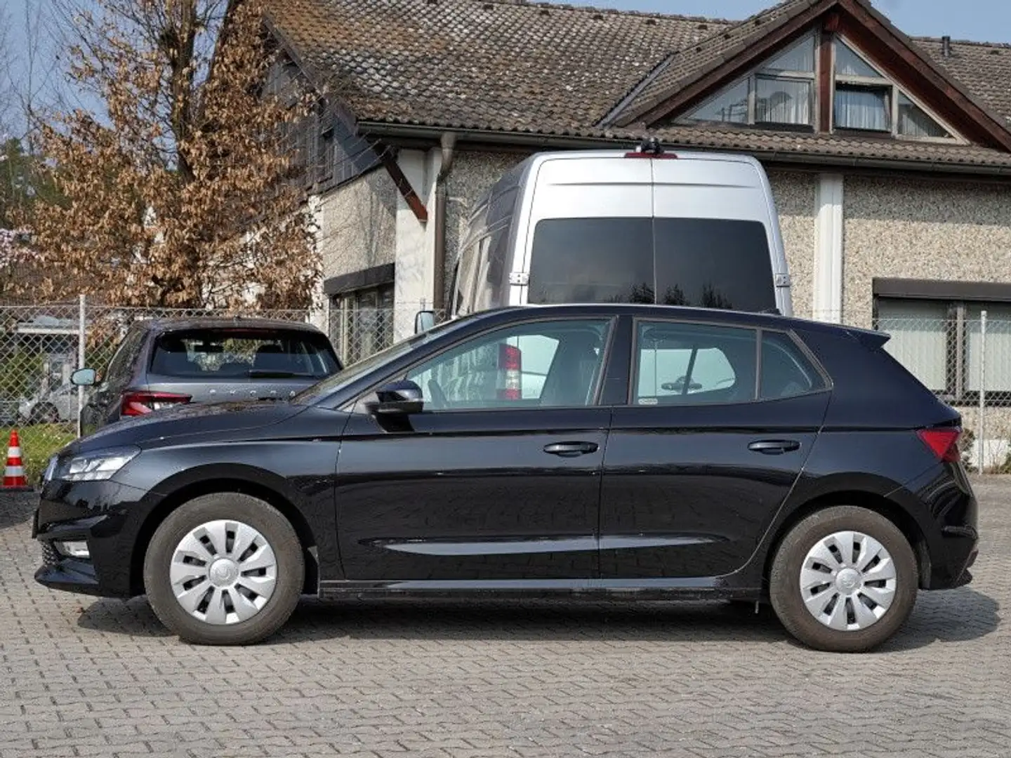 Skoda Fabia Selection Plus*PDC+ANHÄNGKPLG.ABN.+SHZ Zwart - 2