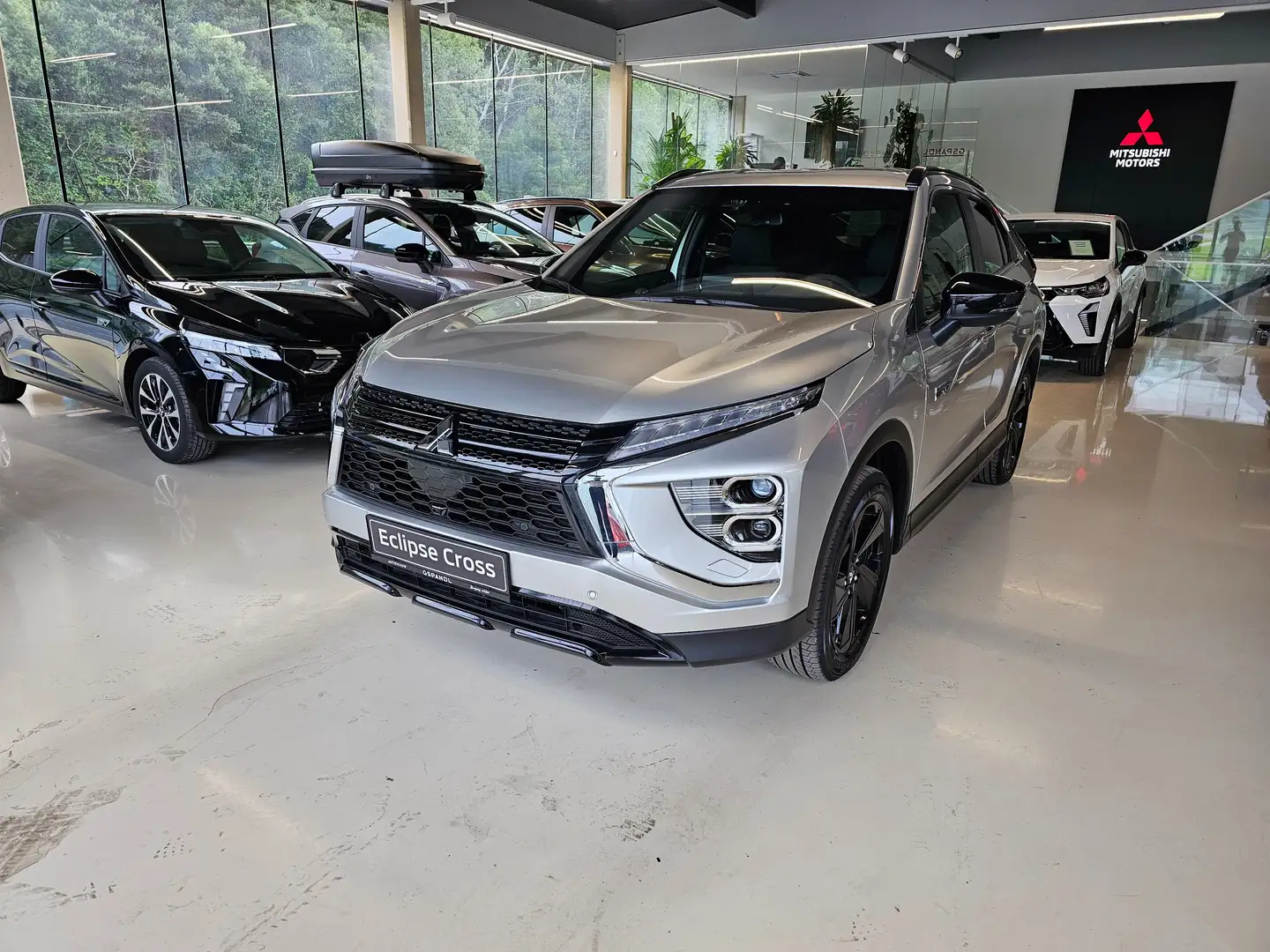 Mitsubishi Eclipse Cross 2,4 PHEV 4WD 45 Jahre Edition CVT Aut. Zilver - 1