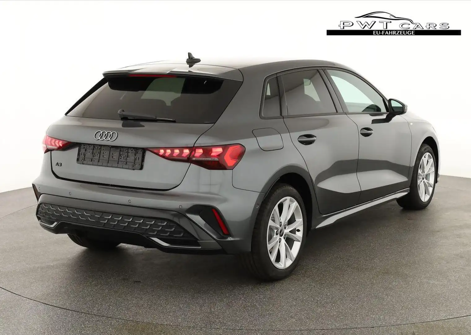 Audi A3 Sportback TFSI 110 kW S line 35 S-tronic S-LINE... Grau - 2