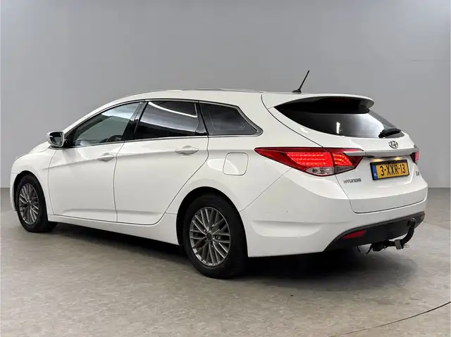 Hyundai I40 view 3