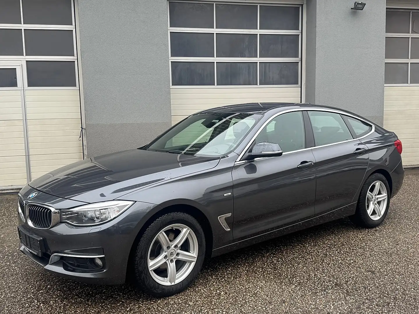 BMW 320 d xDrive Gran Turismo Luxury Aut. Gris - 1
