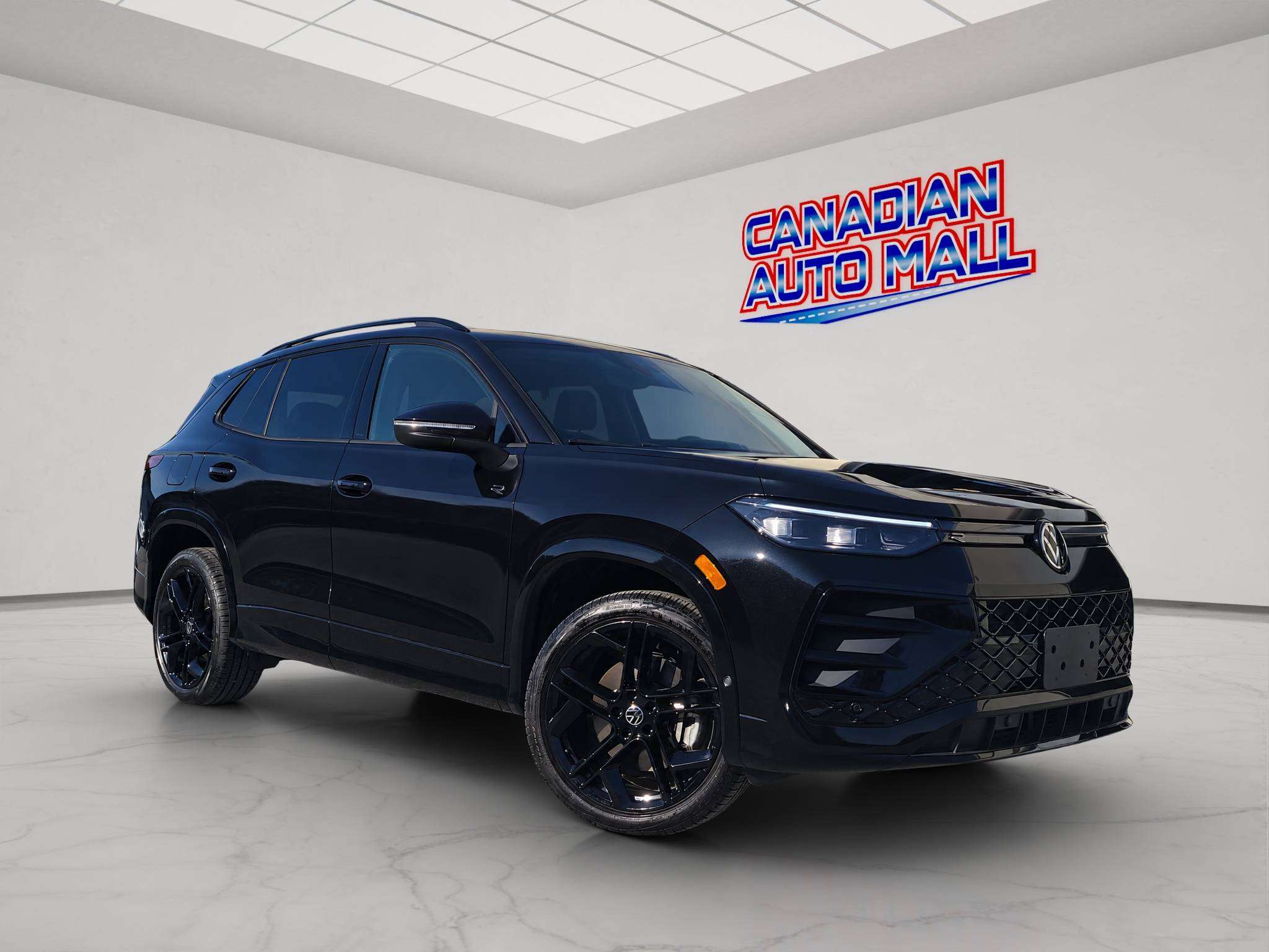 2026 Volkswagen Tiguan COMFORTLINE R-LINE BLACK EDITION, 14K!