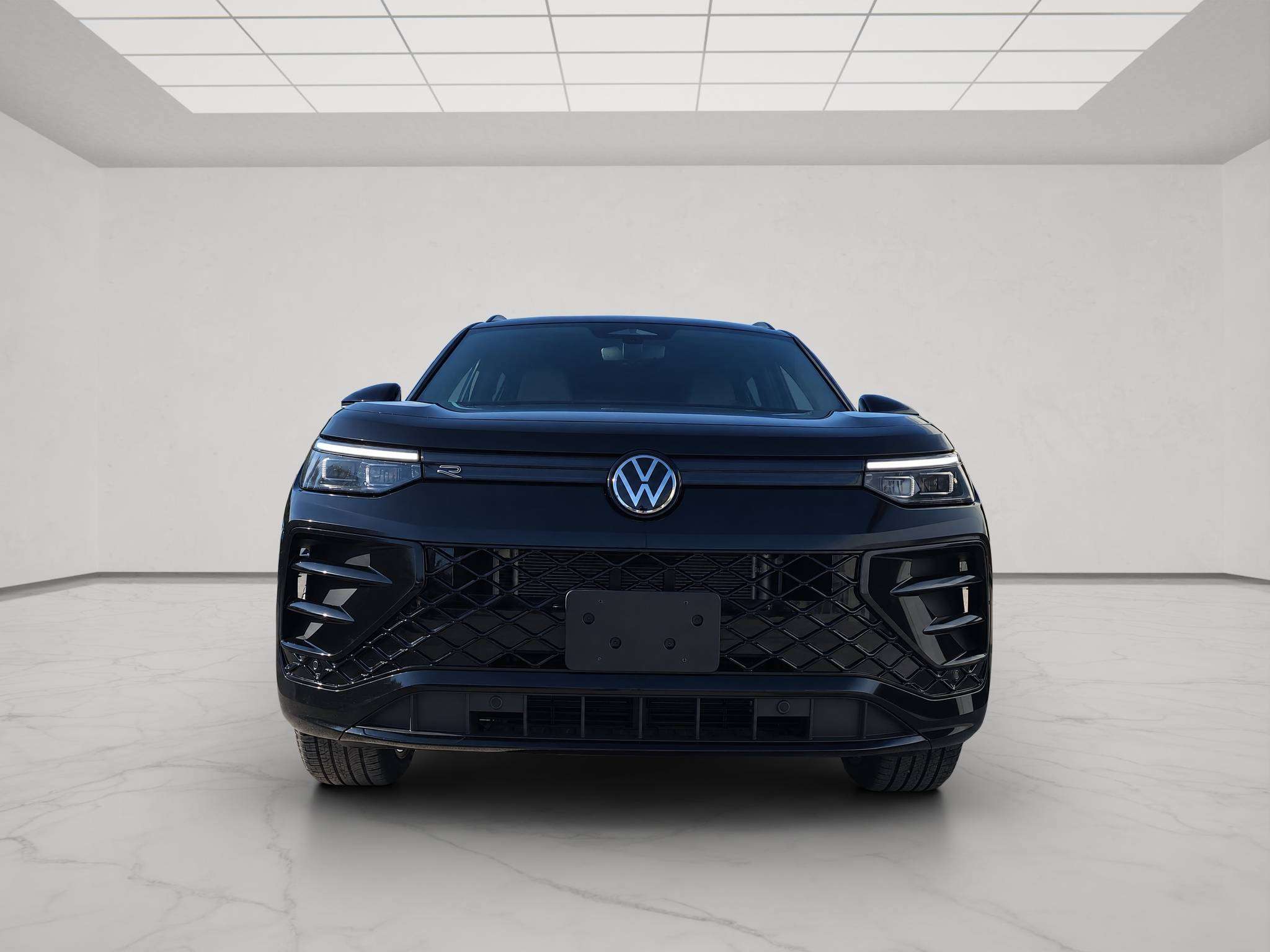 2026 Volkswagen Tiguan COMFORTLINE R-LINE BLACK EDITION, 14K! — снимка 2