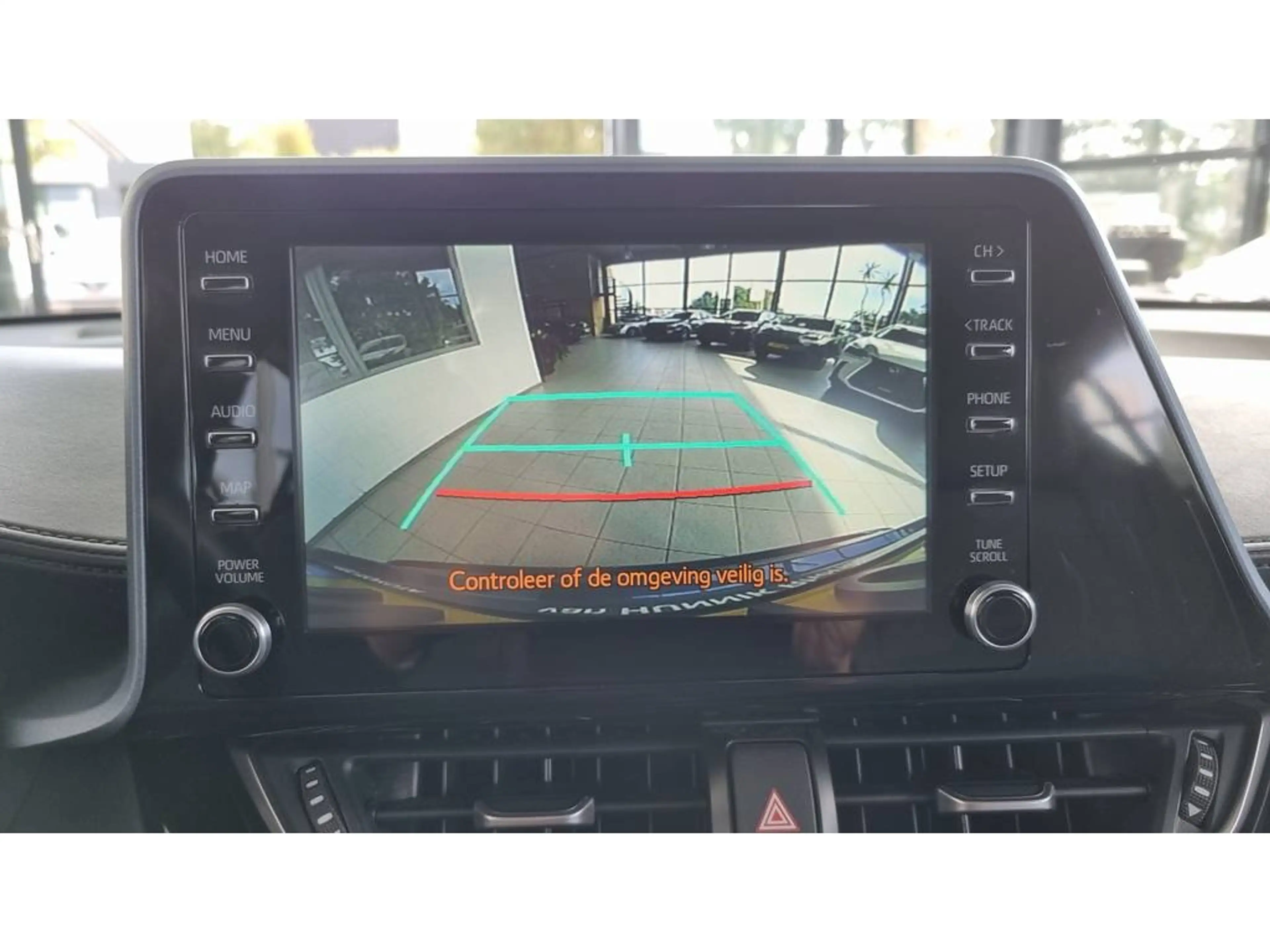 Toyota C-HR 1.8 Dynamic | Parksens V+A | Climat | LED | Camera — photo 19