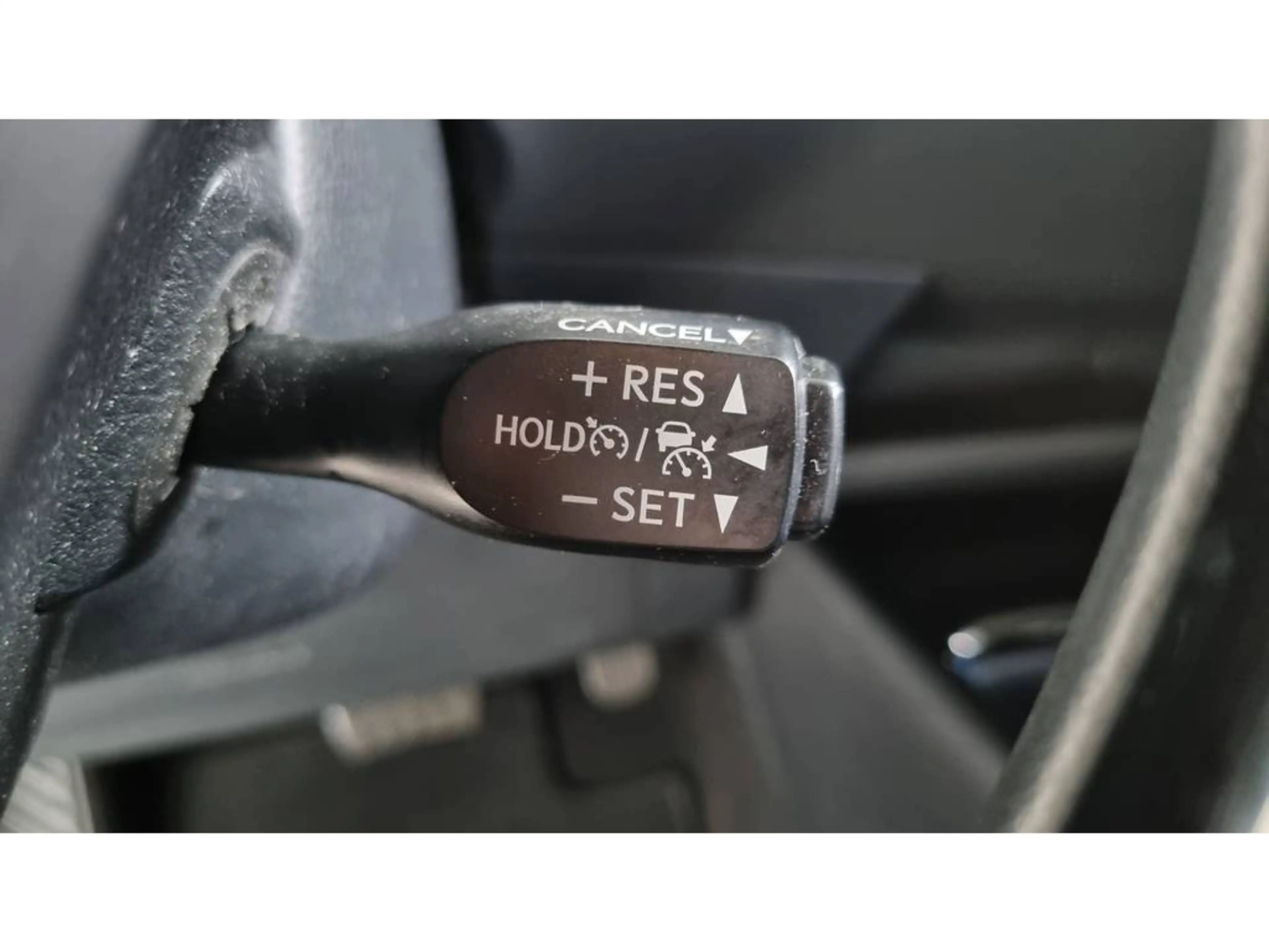 Toyota C-HR 1.8 Dynamic | Parksens V+A | Climat | LED | Camera — photo 13