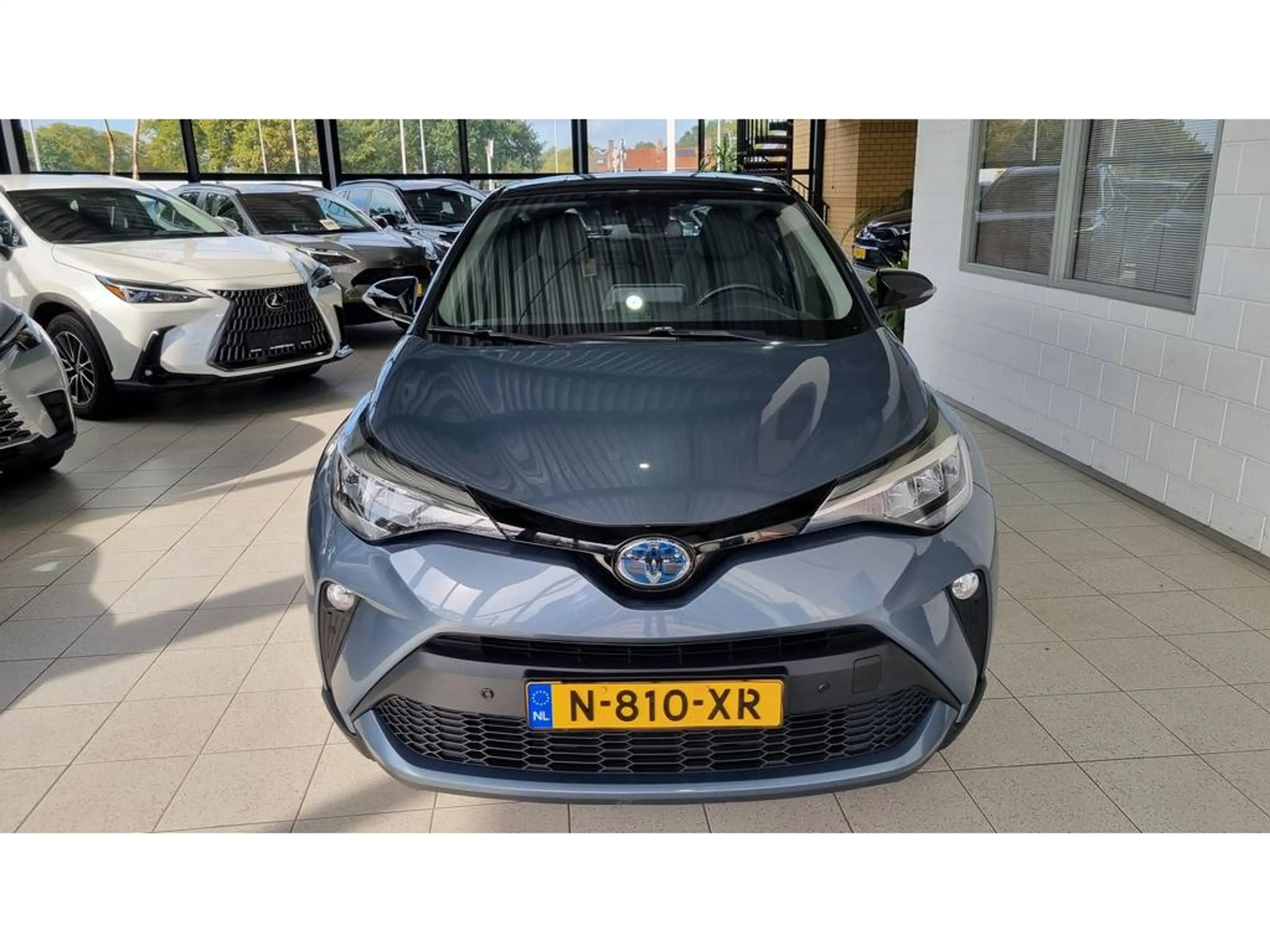 Toyota C-HR 1.8 Dynamic | Parksens V+A | Climat | LED | Camera — photo 5