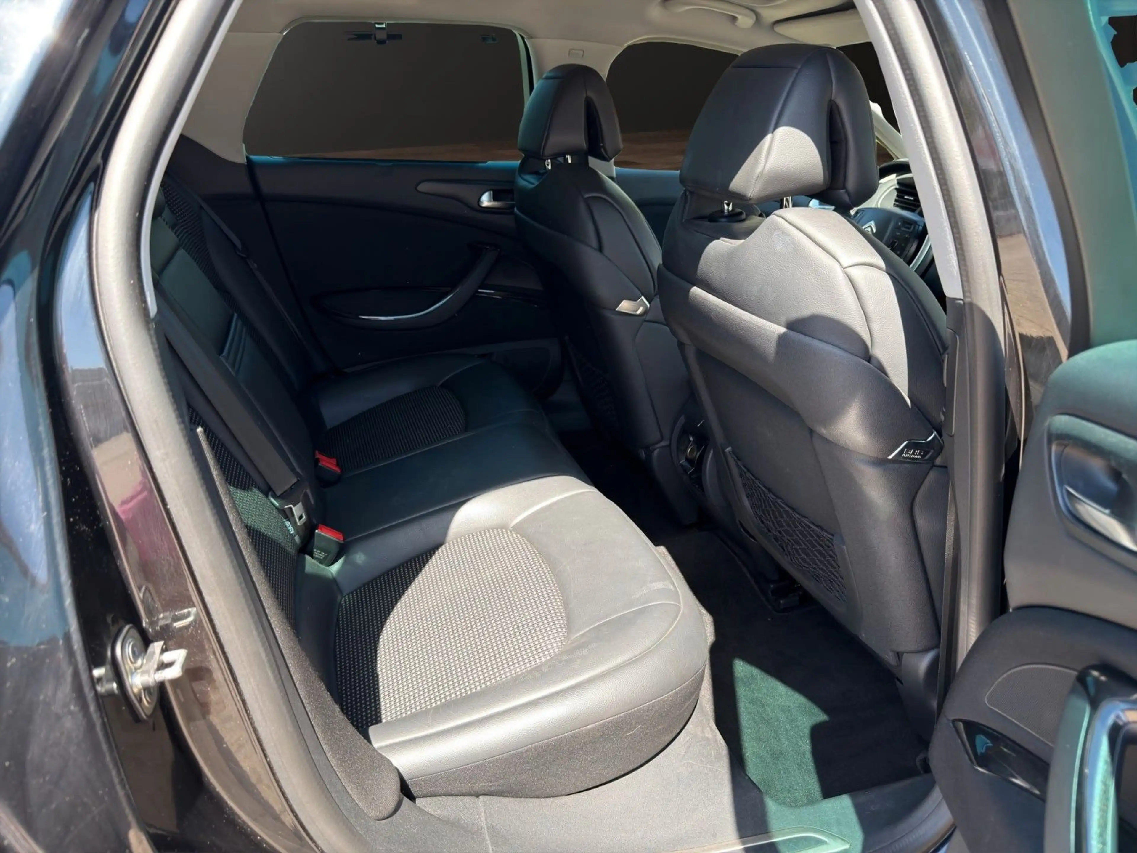 Citroen C5 Tourer Exclusiv*KAMERA*PANO*PDC*AHK*KLIMA*SHZ — photo 11