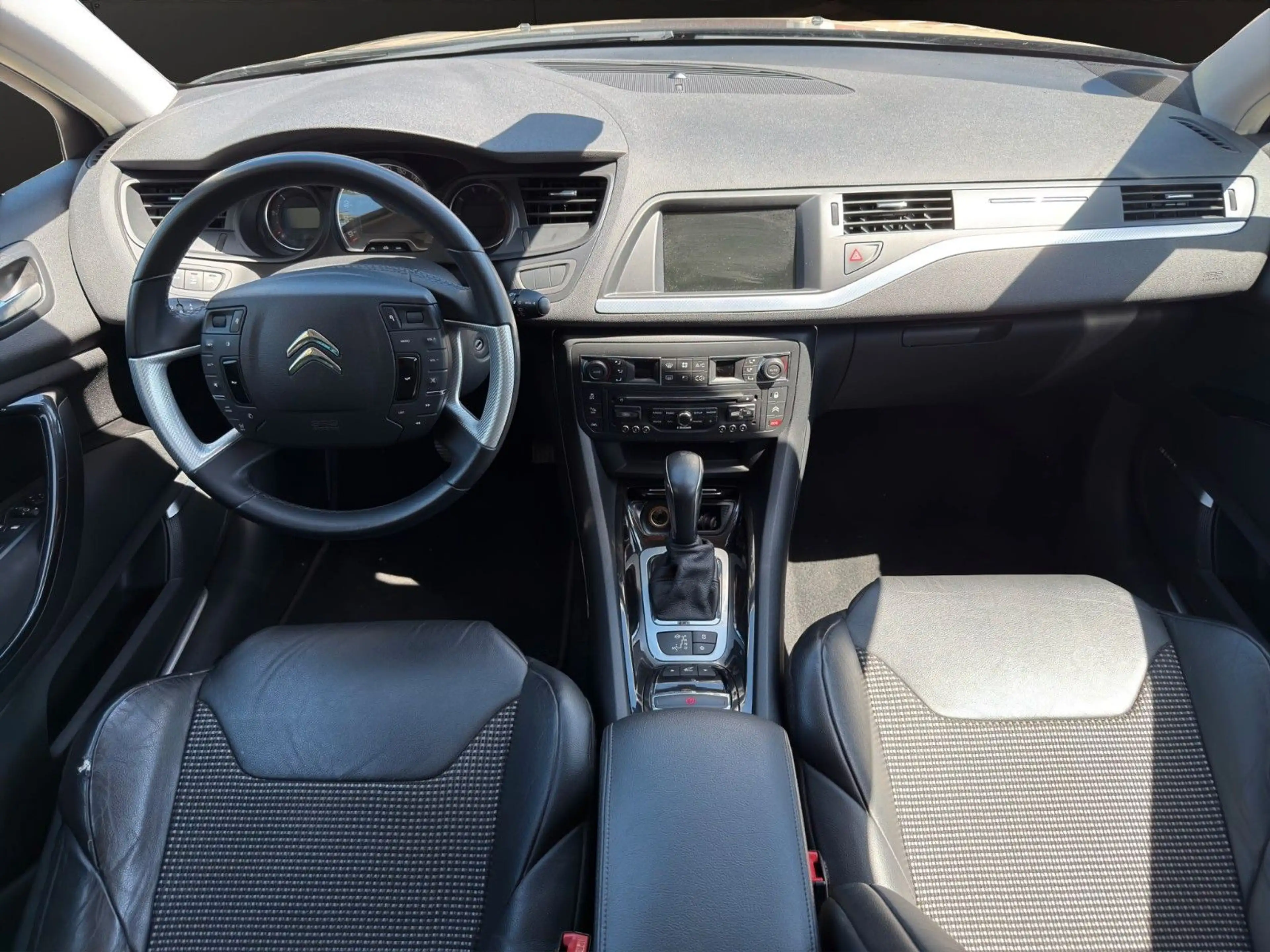 Citroen C5 Tourer Exclusiv*KAMERA*PANO*PDC*AHK*KLIMA*SHZ — photo 10