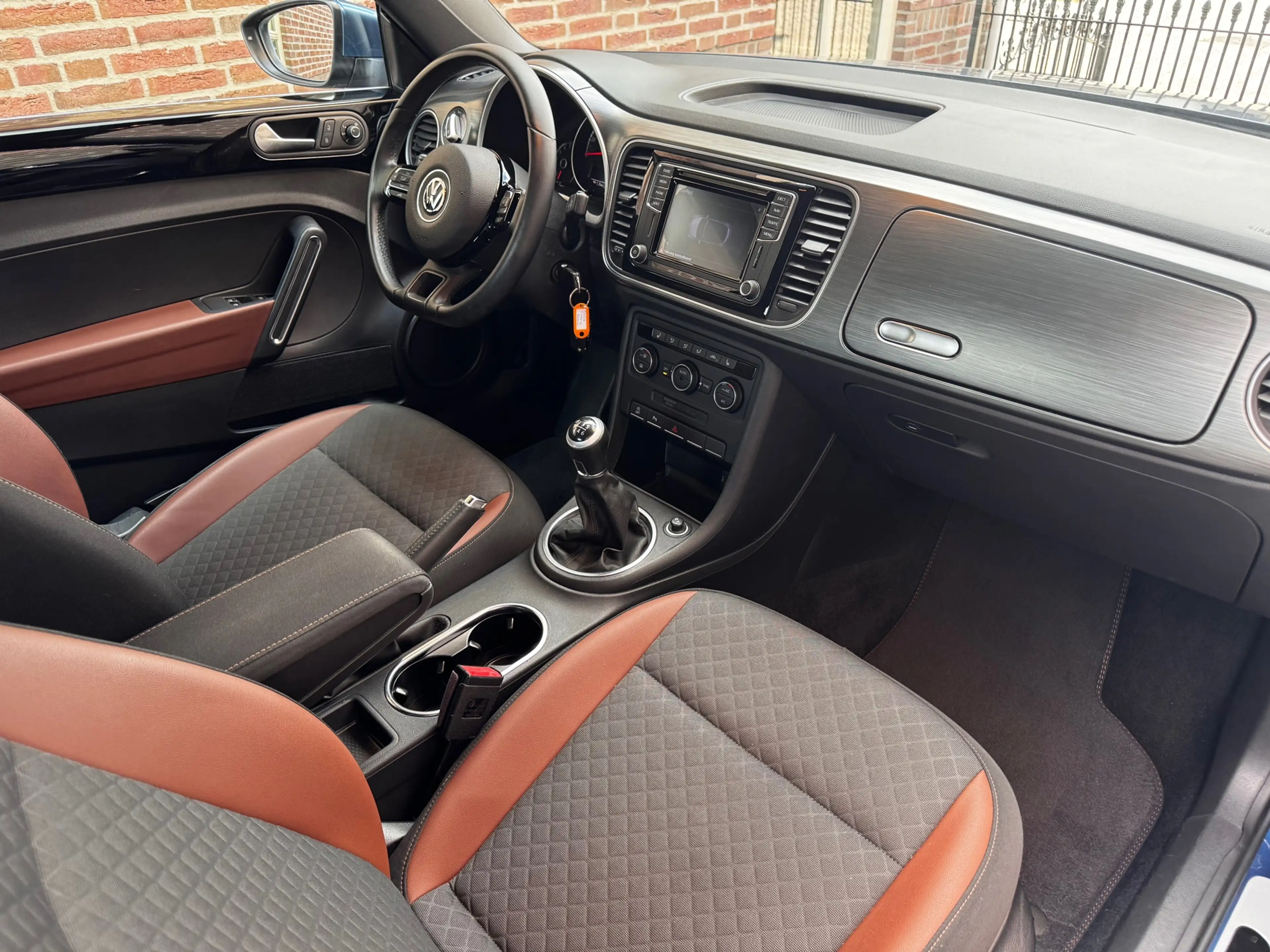 Volkswagen Beetle Cabriolet 1.2 TSI Allstar Cruise Nav Clima — photo 11