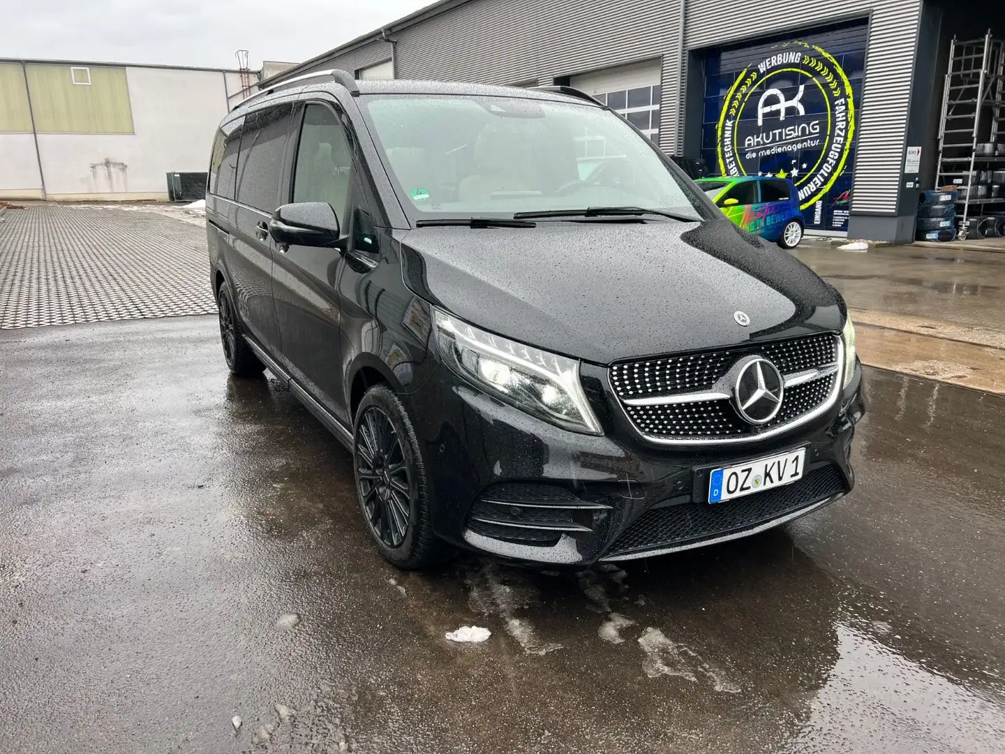 Mercedes-Benz V 300 d EXCLUSIVE 4Matic Luxussitze Noir - 2