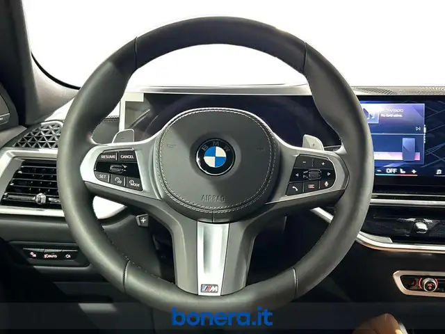 BMW X6 view 15