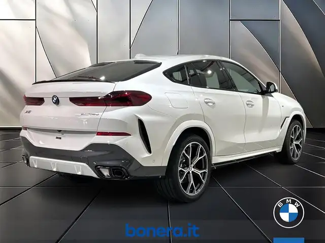BMW X6 view 5