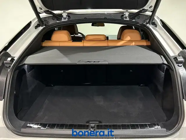 BMW X6 view 12