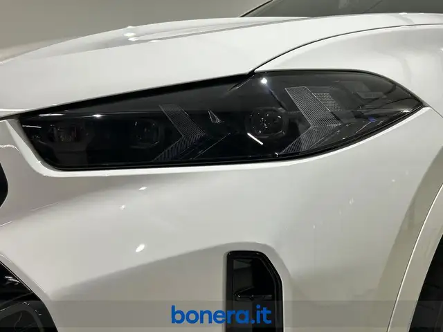 BMW X6 view 9