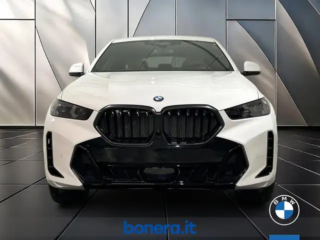 BMW X6 view 2