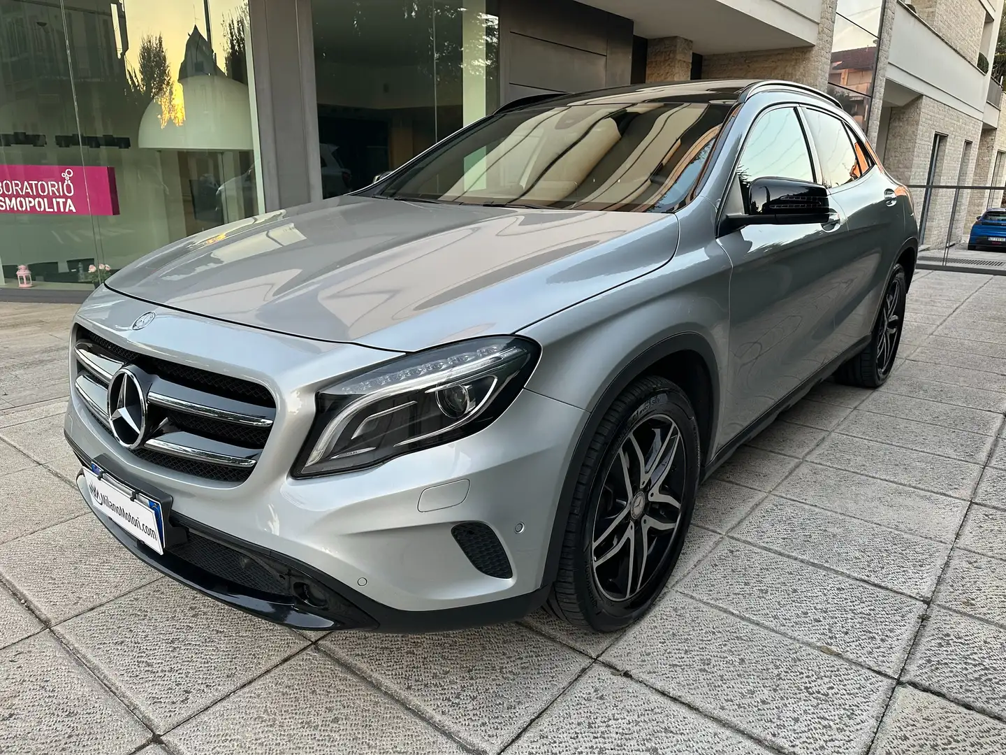 Mercedes-Benz GLA 200 d Enduro 4matic auto EURO6B STUPENDA Argento - 1