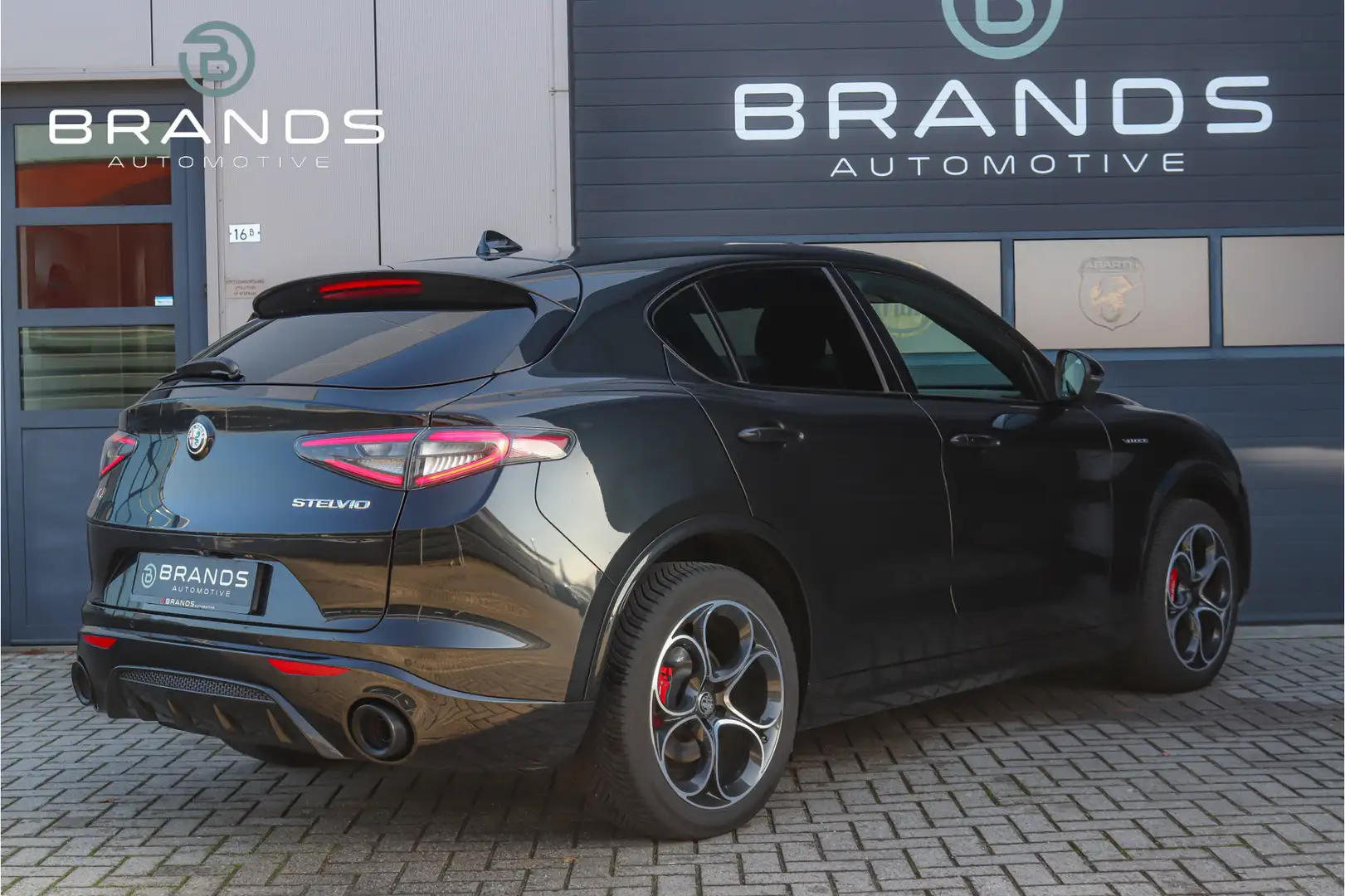 Alfa Romeo Stelvio 2.0 Veloce Q4 1e eig Vol opties 280PK Facelift Gar Grau - 2