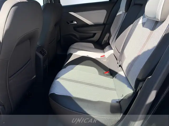 Opel Astra view 15