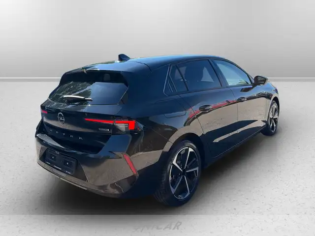 Opel Astra view 5