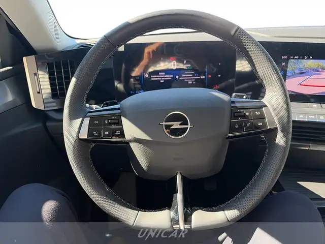 Opel Astra view 10