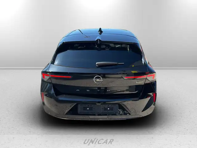 Opel Astra view 6