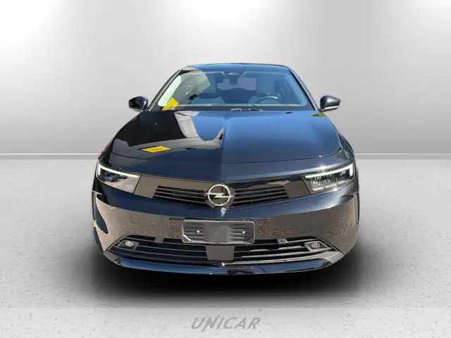Opel Astra view 2