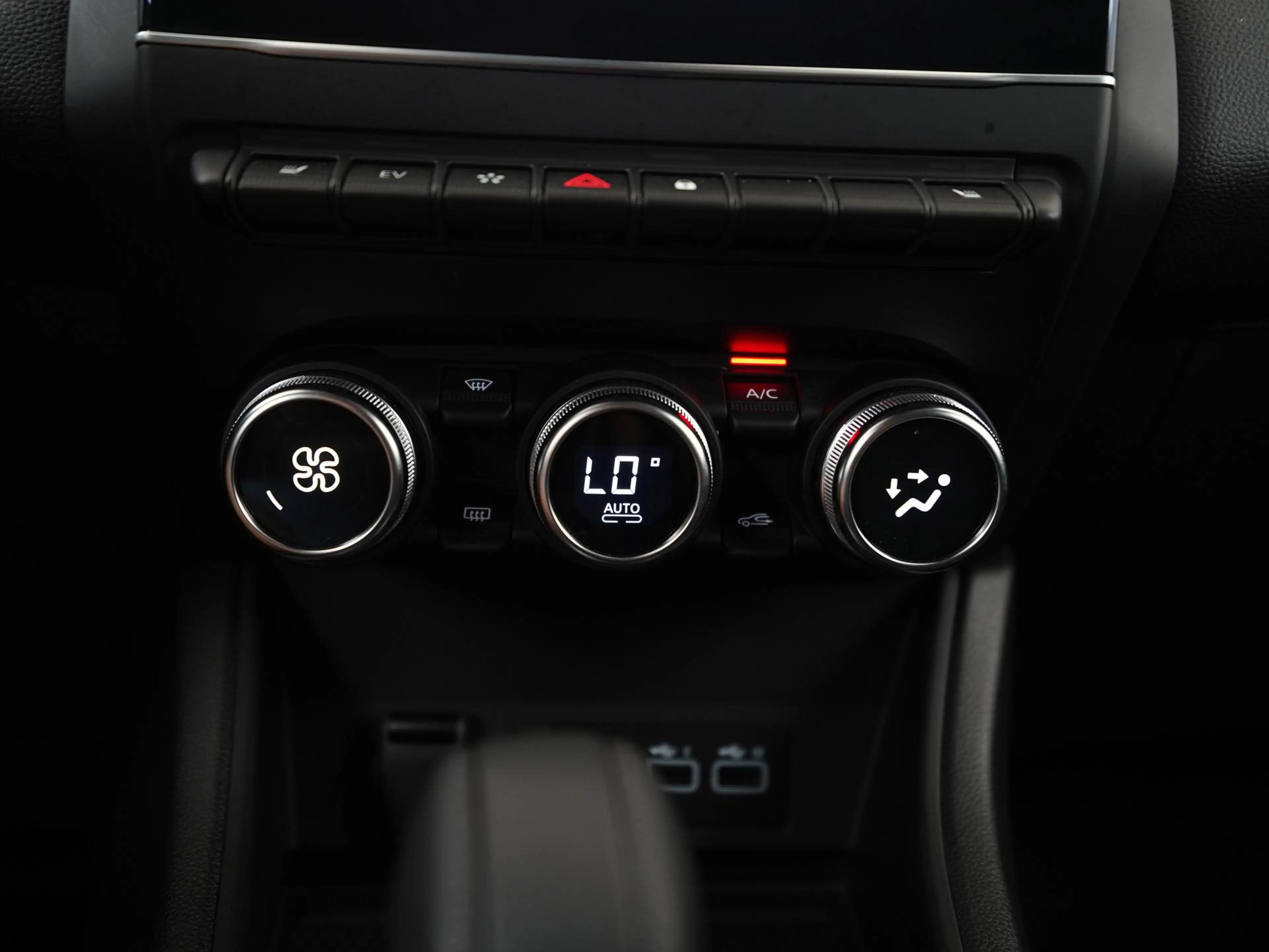 Mitsubishi ASX 1.6 PHEV Plug-in AT Intense Bi-Tone | Camera | Bli — photo 11