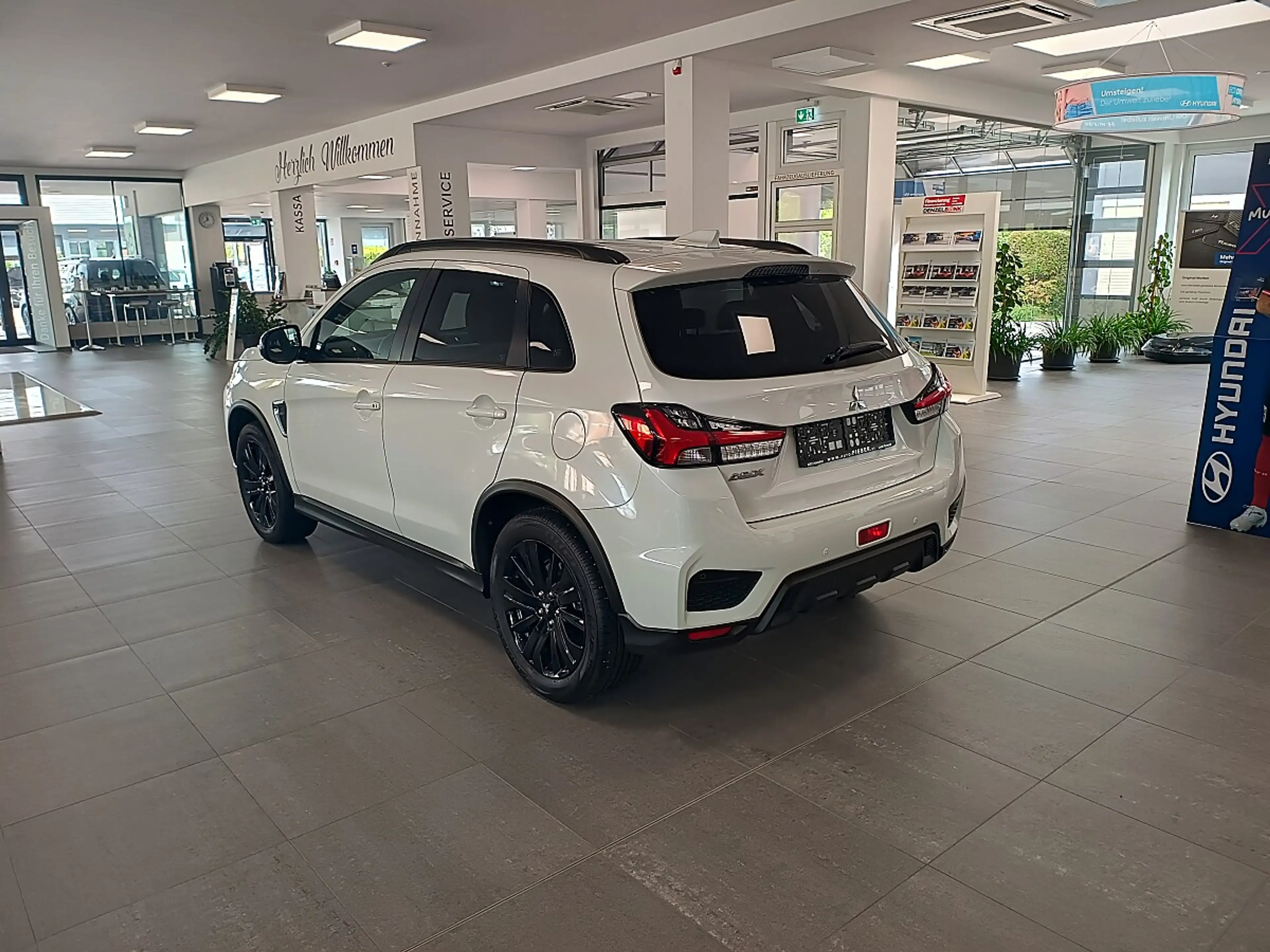Mitsubishi ASX 2,0 MIVEC Intense Black Line AWD CVT Aut. *AHK* — photo 4