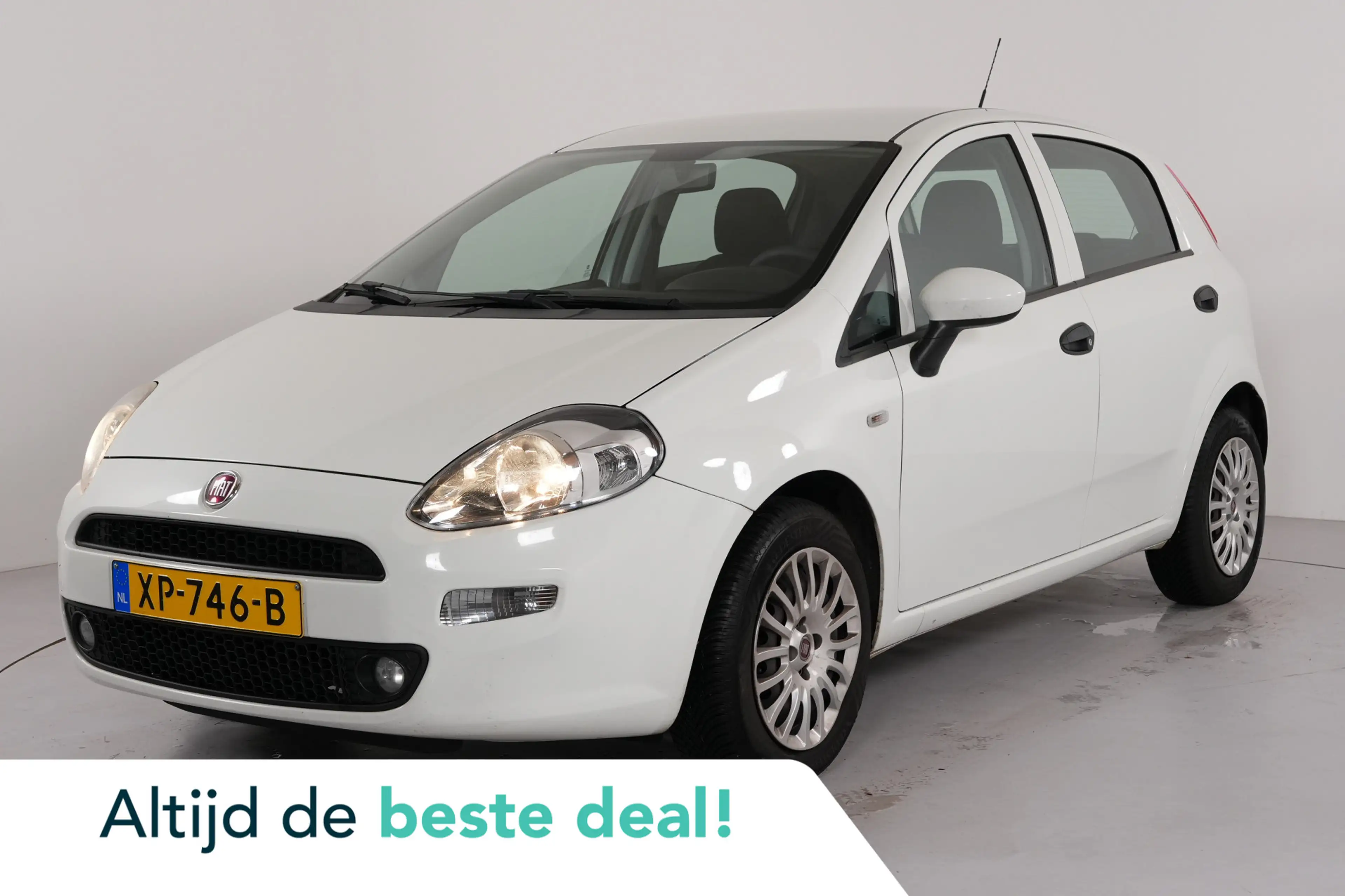 Fiat Punto Evo 1.2 Lounge | Trekhaak | Airco | LMV |