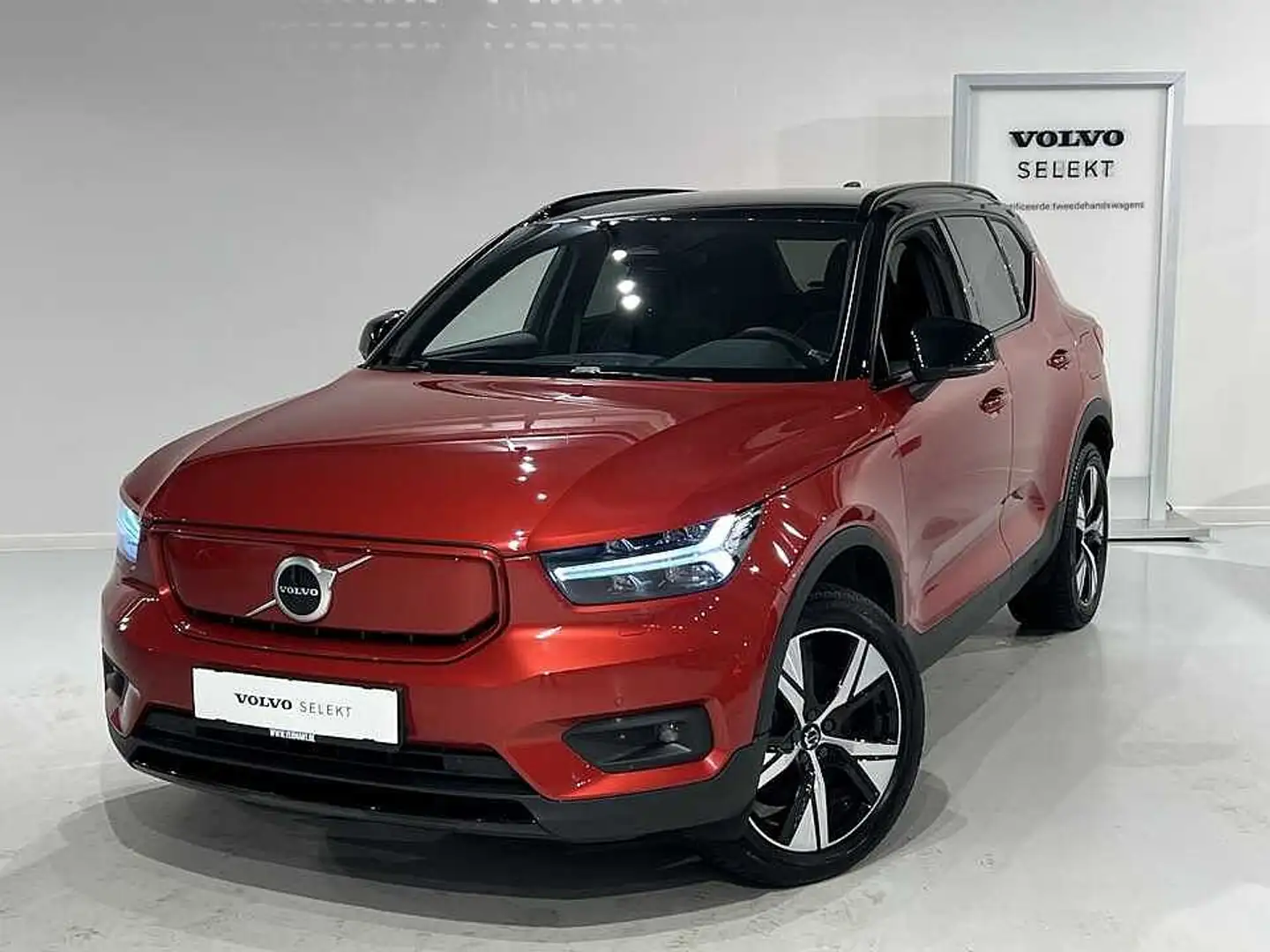 Volvo XC40 Recharge Plus, Single motor Rood - 1