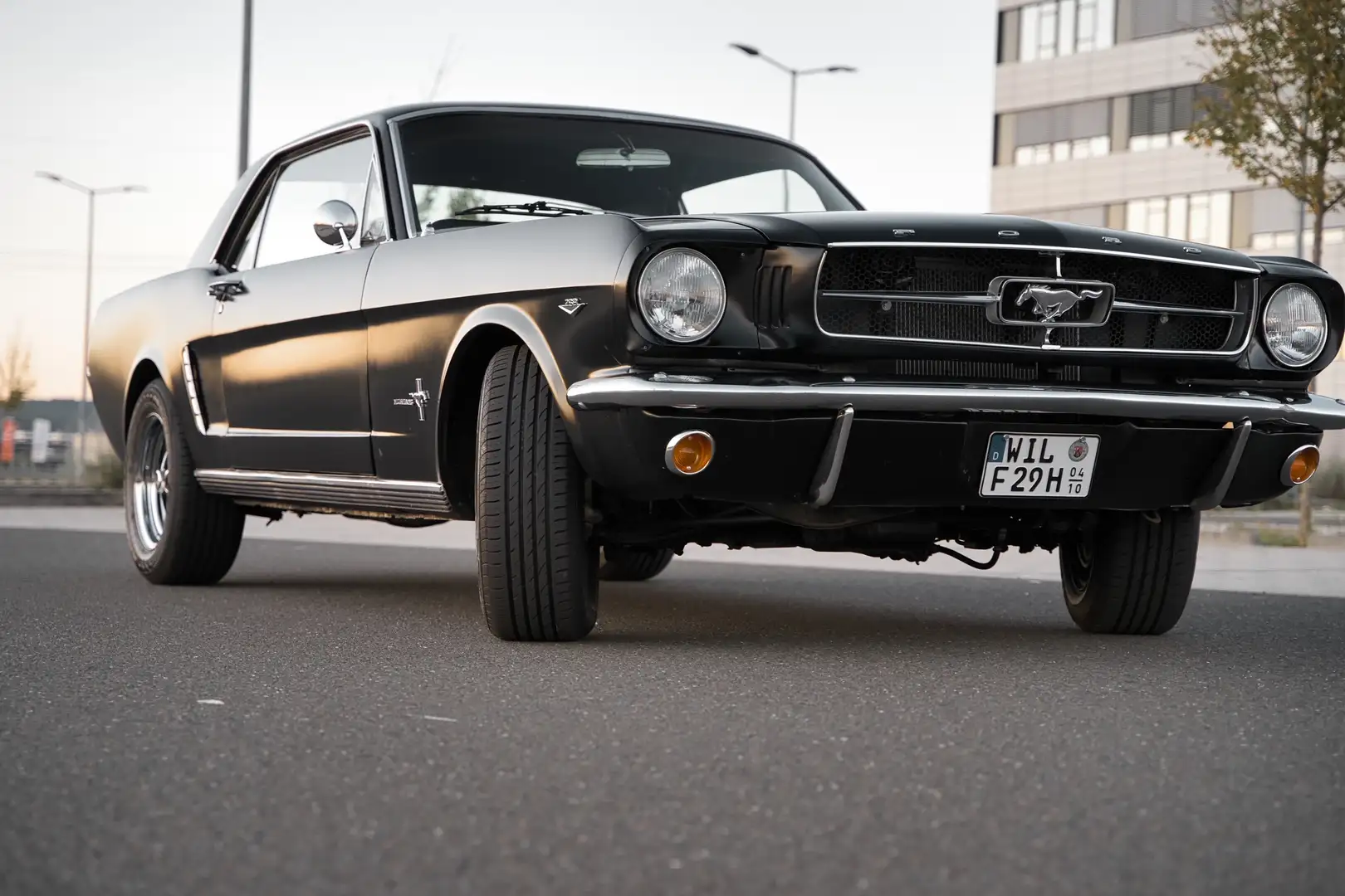Ford Mustang Mustang, V8, Servo, Scheibenbremsen,schwarz Matt Fekete - 2