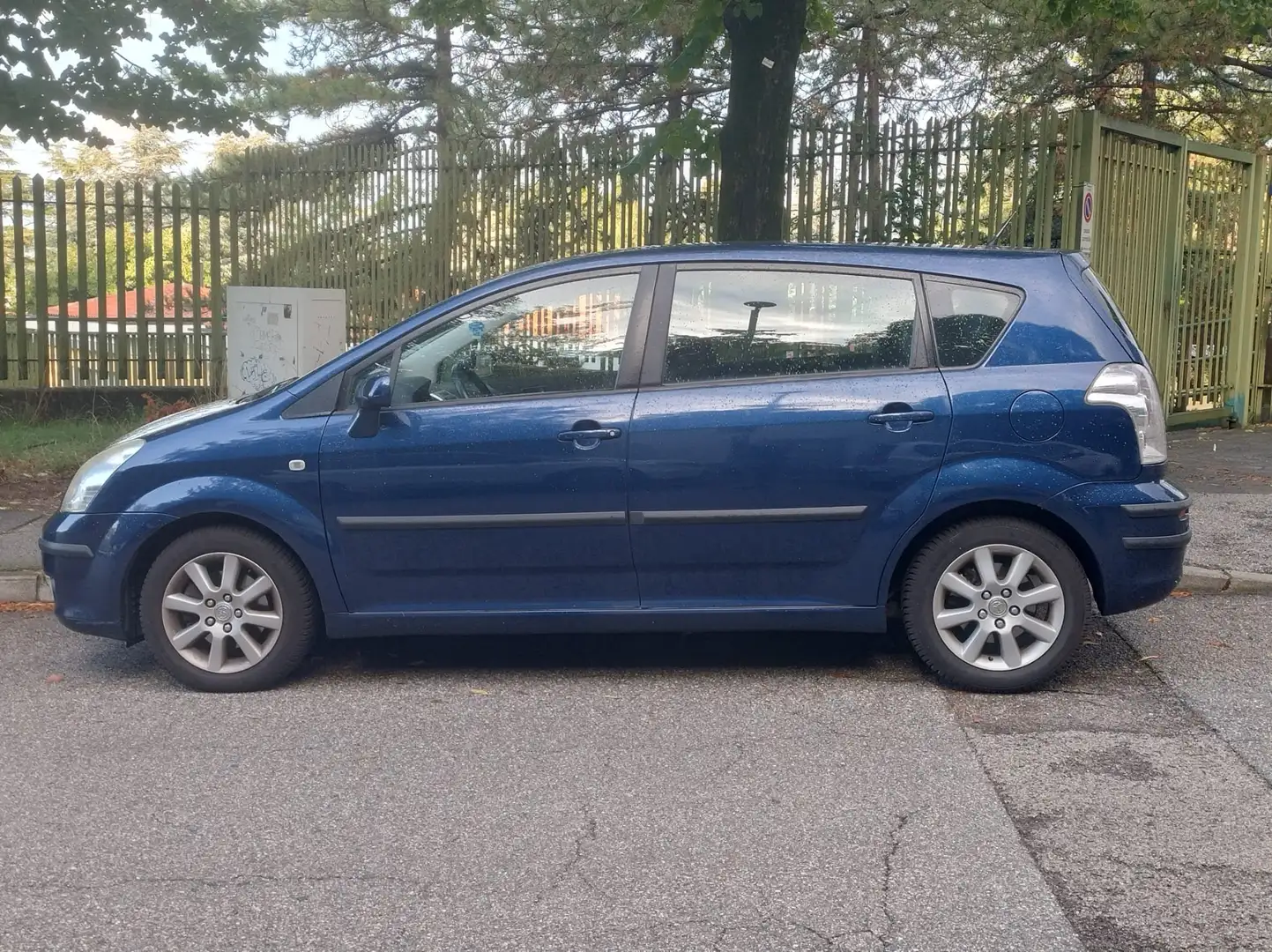 Toyota Corolla Verso MMT 1.8 BENZINA 7 POSTI Blu/Azzurro - 1