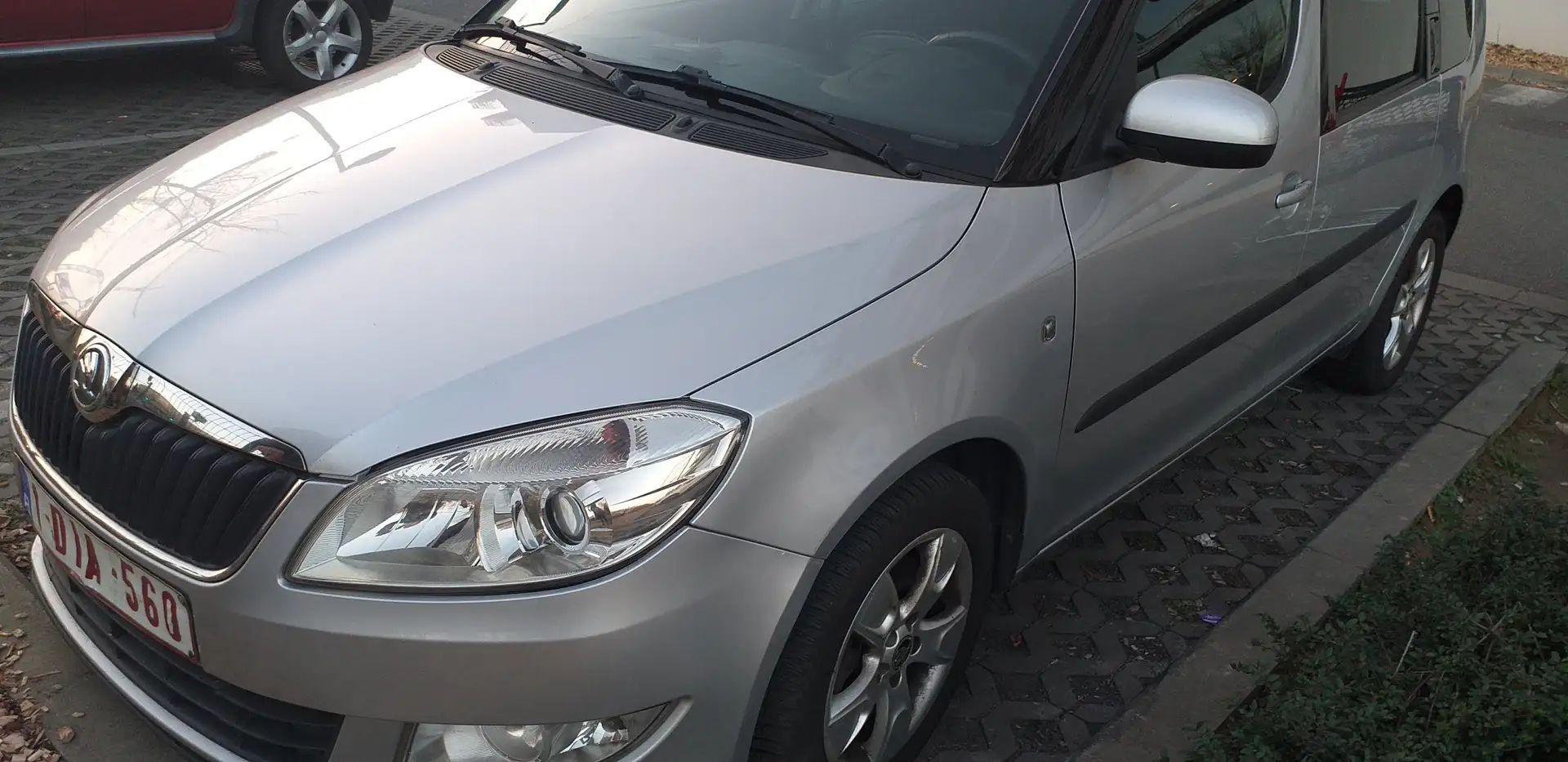 Skoda Roomster 1.6 CR TDi Ambition DPF Argent - 1