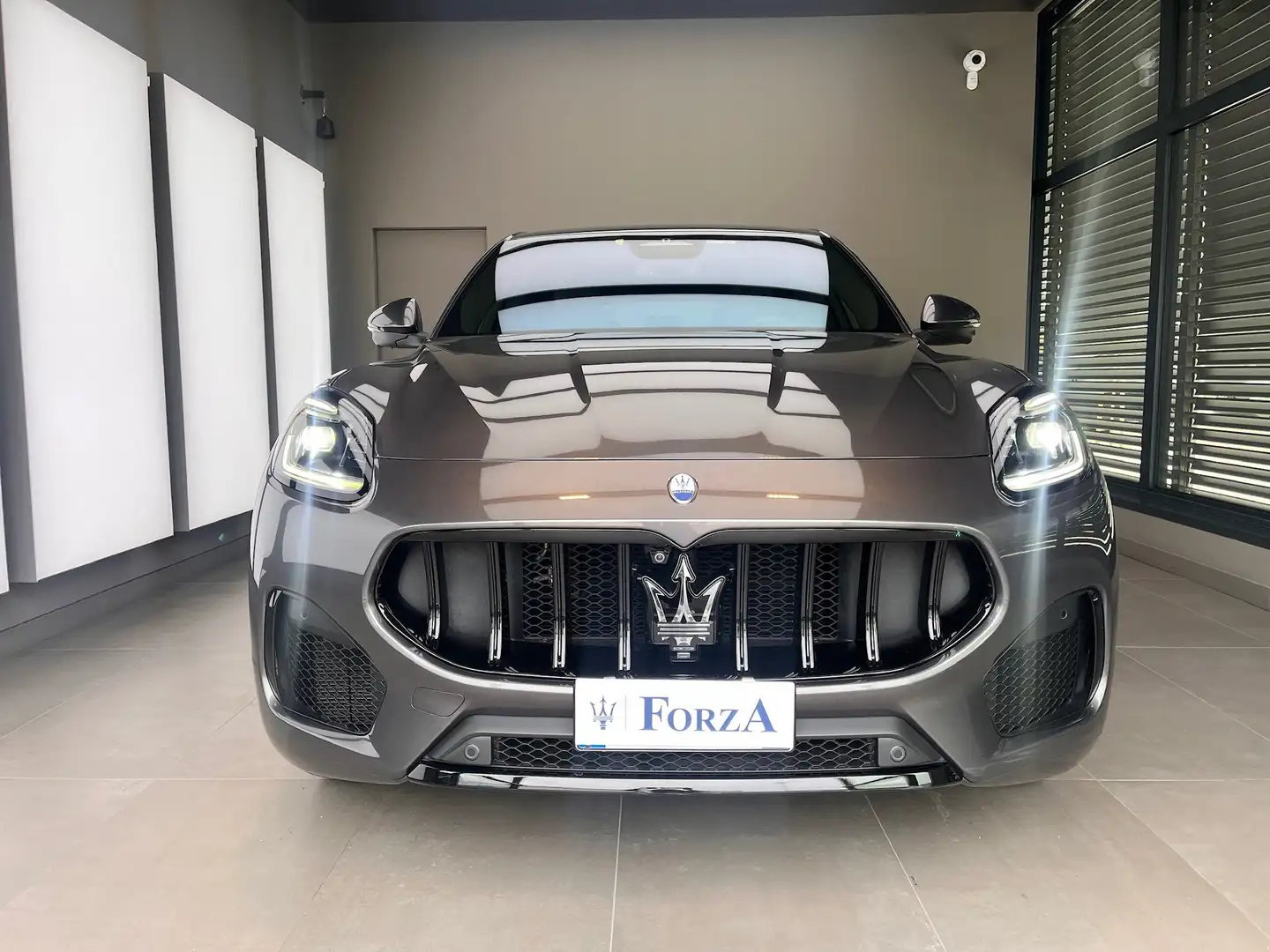 Maserati Grecale Grecale 2.0 mhev Modena 330cv auto Grijs - 2